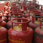 LPG Cylinder Stock Rules: ଘରେ ଅଧିକ ଗ୍ୟାସ ସିଲିଣ୍ଡର ରଖିଲେ କଟିବ କନେକ୍ସନ, ଜରିମାନା ସହ ହୋଇପାରେ ଜେଲ ଦଣ୍ଡ