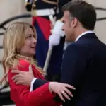 Macron Greets: ପ୍ୟାରିସରେ ମାକ୍ରନ୍ ଇଟାଲୀୟ ପ୍ରଧାନମନ୍ତ୍ରୀ ମେଲୋନିଙ୍କୁ କଲେ ଉଷ୍ମ ସ୍ବାଗତ