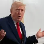 Trump: ଇରାନ ଯୁଦ୍ଧ ମଧ୍ୟରେ ଆମେରିକାର ବଡ କାର୍ଯ୍ୟାନୁଷ୍ଠାନ: ଚୀନ୍‌ର ତୈଳ ବିଶୋଧନାଗାର ଉପରେ ଲଗାଇଲା କଟକଣା