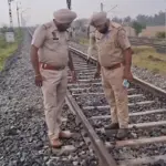 Arrest: ରେଳ ଧାରଣାରେ ବୋମା ଖଞ୍ଜିବାକୁ ଯାଇ ବିସ୍ଫୋରଣରେ ଅଭିଯୁକ୍ତର ମୃତ୍ୟୁ, ଚାରି ଗିରଫ