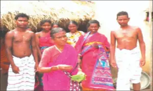 Return to their original religion: ସ୍ବଧର୍ମକୁ ଫେରିବାକୁ ଆଦିବାସୀଙ୍କ ଅଜବ ପରମ୍ପରା: ସୁଡ଼ଙ୍ଗରେ ପଶିଲେ କାନ୍ଦିକାନ୍ଦି ବାହାରିଲେ