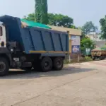 Raid: ବିଳମ୍ବିତ ରାତିରେ ଚୋରା ବାଲି ଚାଲାଣ ଉପରେ ପୁଲିସର ଚଢ଼ାଉ: ୪ ହାଇୱା ଓ ୩ ଟ୍ରାକ୍ଟର ଜବତ